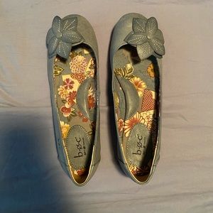 Women’s flats